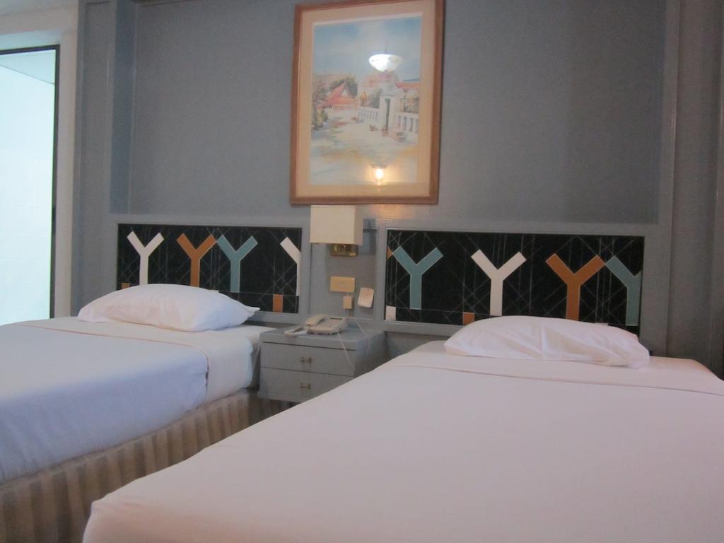 Lopburi Inn Hotel Room photo