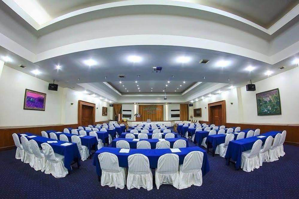 Lopburi Inn Hotel Exterior photo